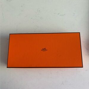 Hermès Signature Orange Gift Box